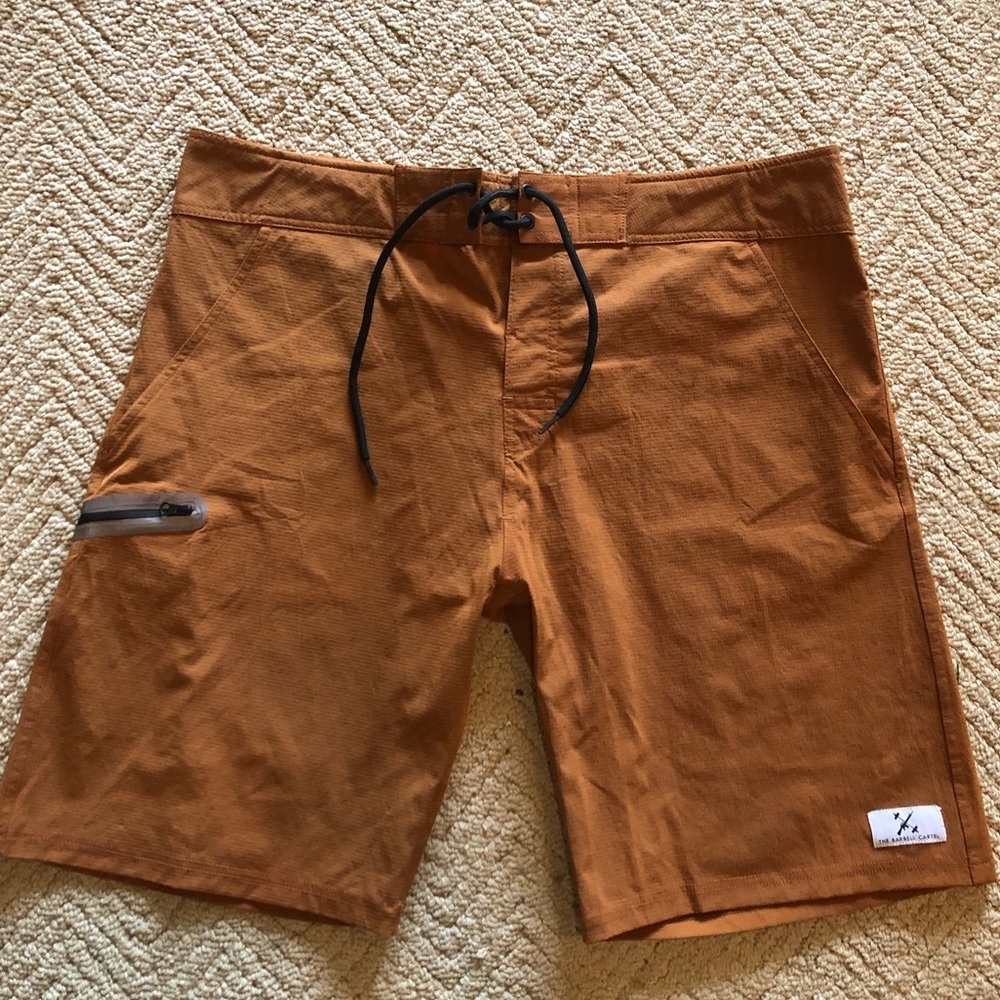 Men’s Barbell Cartel shorts sz large